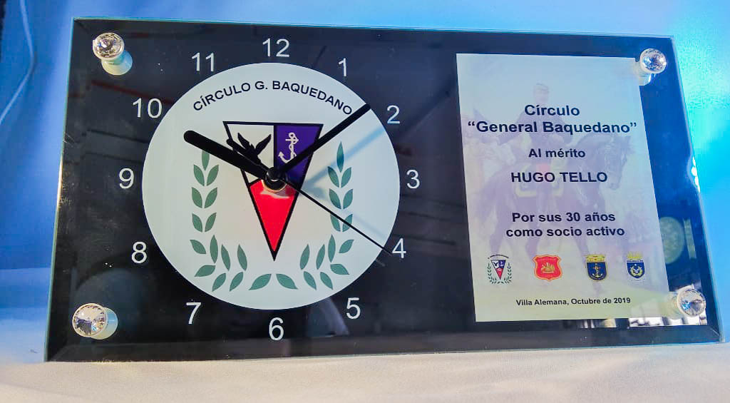 reloj conmemorativo estampado