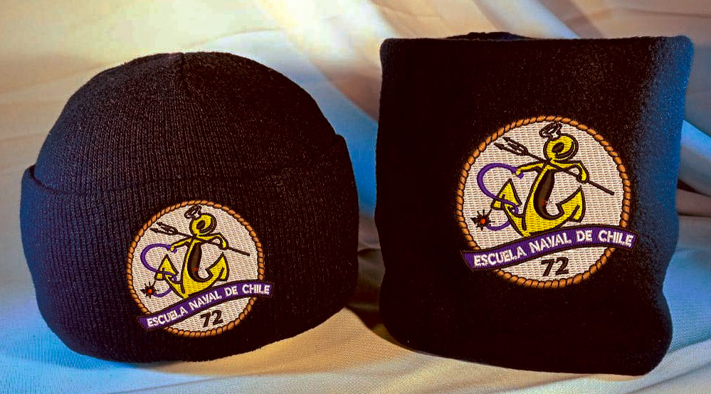 Gorros de lana y cuellos bordados